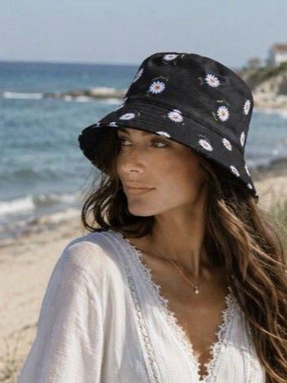 Alice + Olivia Black Daisy Bucket Hat